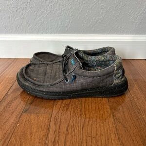 Hey Dude Wally Sneakers Slip On Shoes Boys Youth Size 6 Chambray Wave Ride Gray